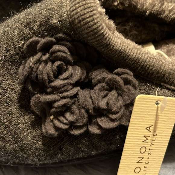 NWT Women’s Sonoma slippers gray size XL -11 charcoal faux fur line rubber sole - Picture 3 of 8